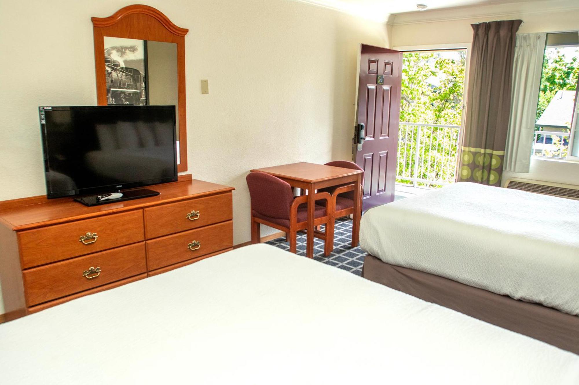 Creekside Inn & Suites Willits Bagian luar foto