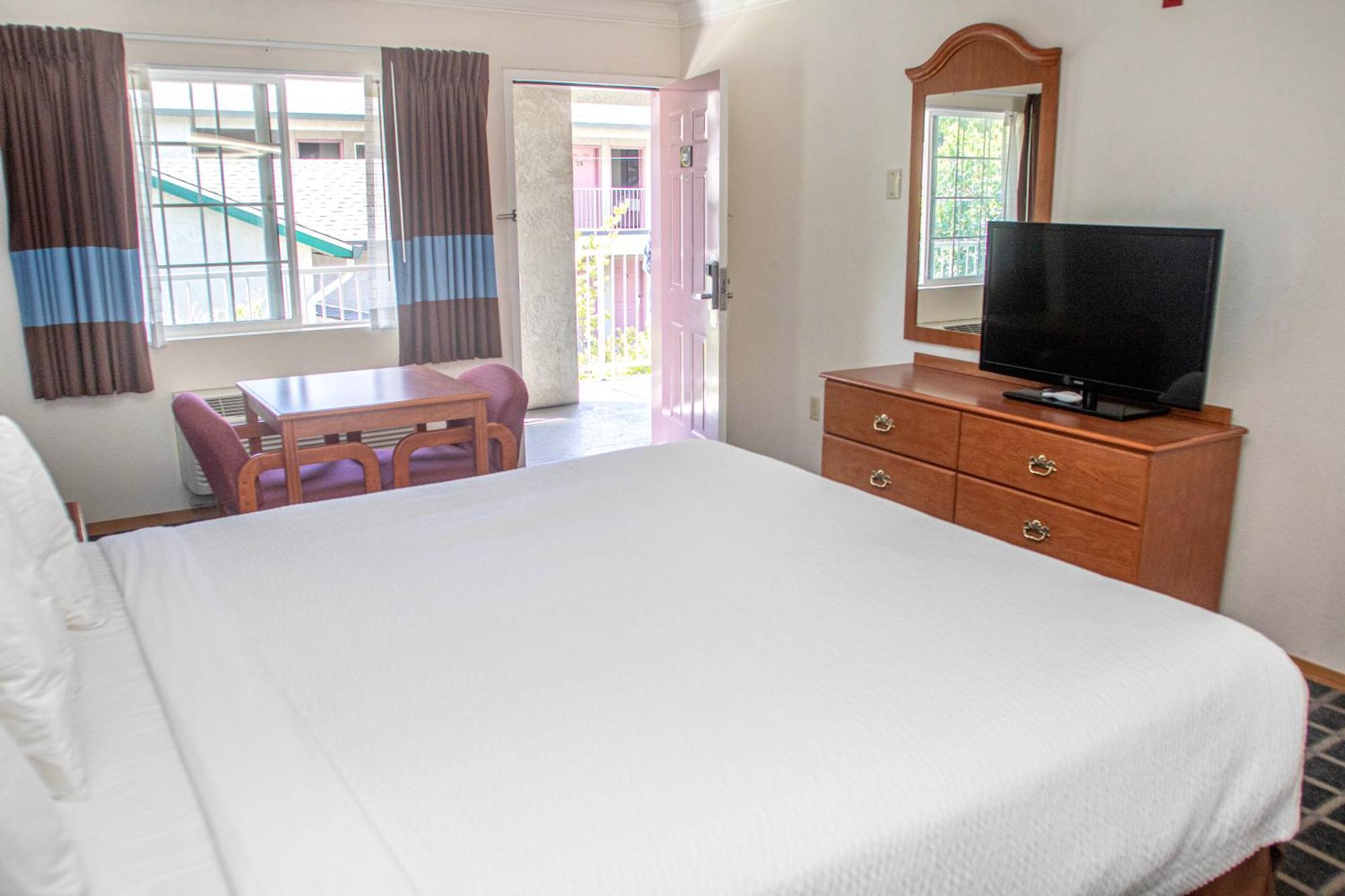 Creekside Inn & Suites Willits Bagian luar foto