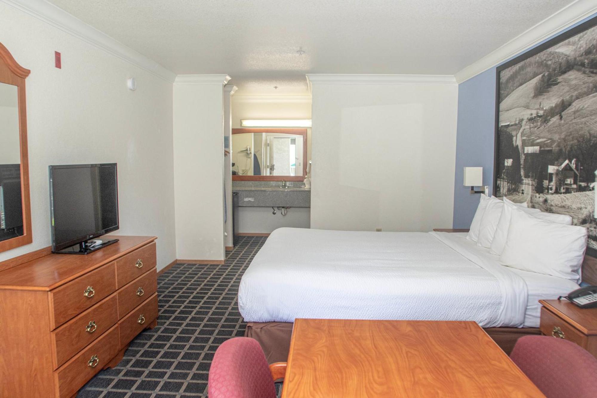 Creekside Inn & Suites Willits Bagian luar foto