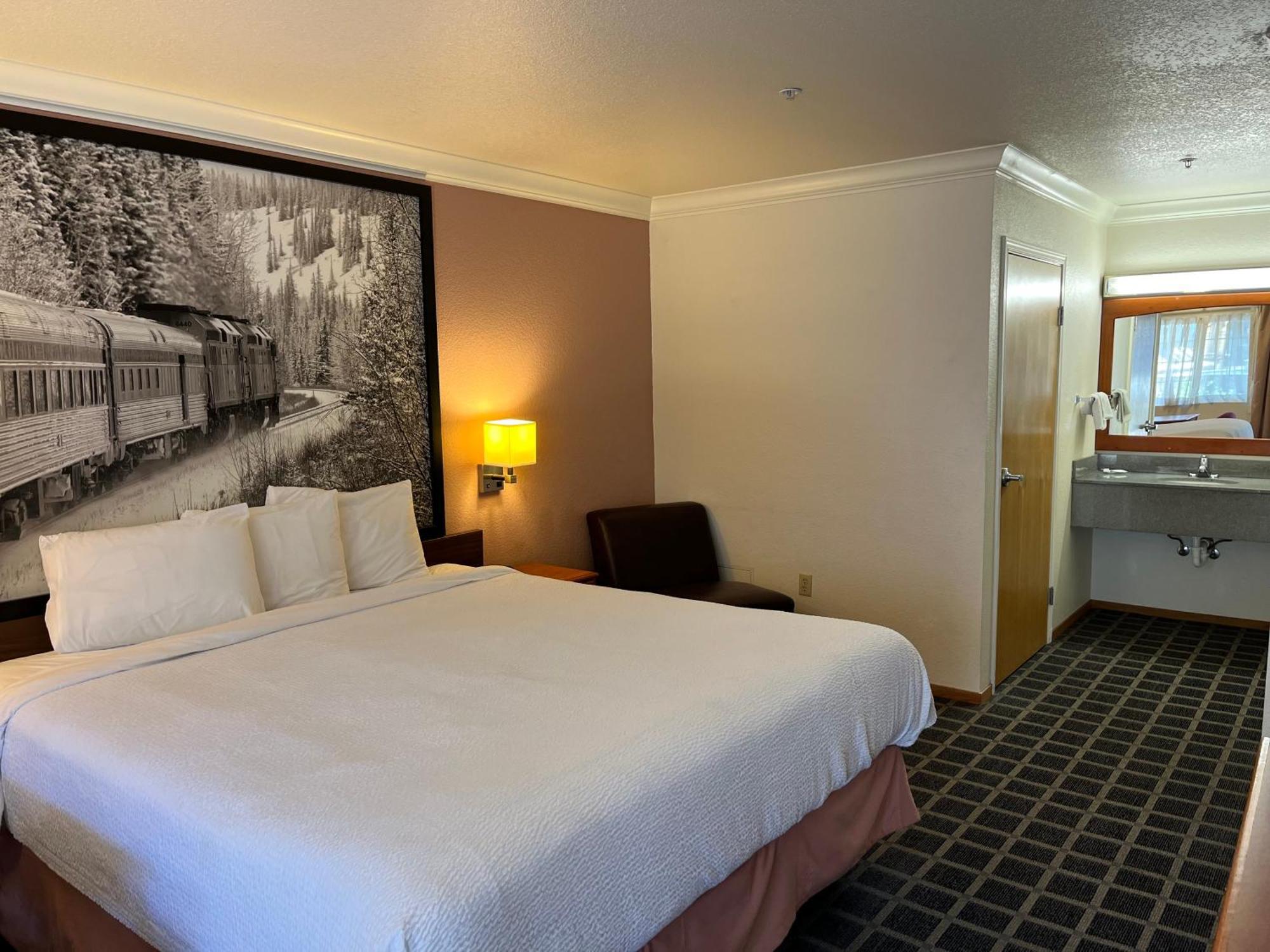 Creekside Inn & Suites Willits Bagian luar foto