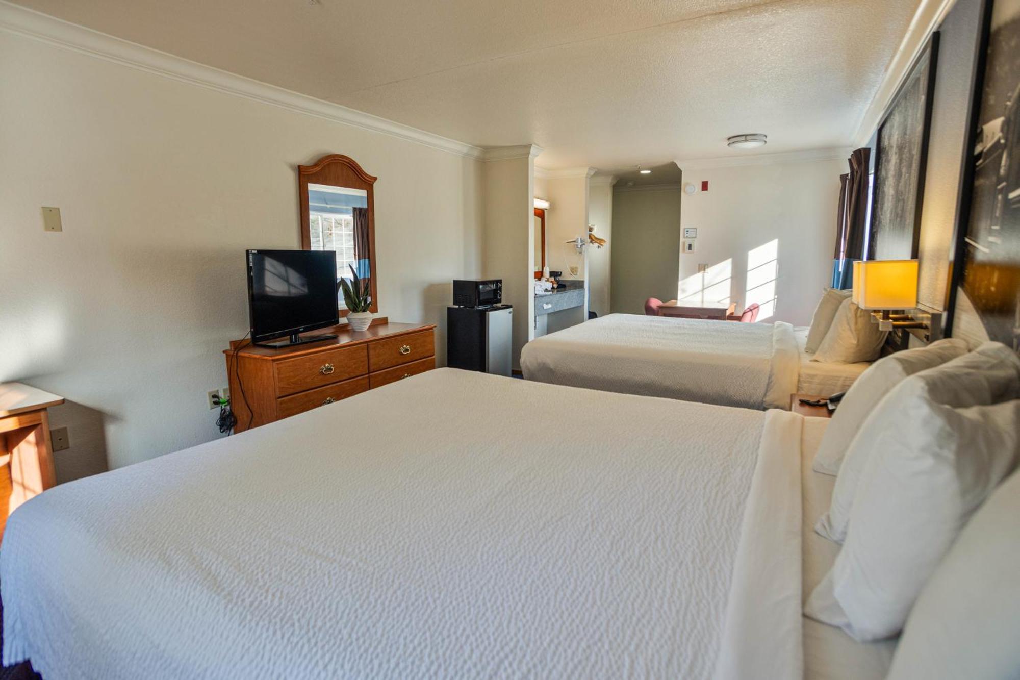 Creekside Inn & Suites Willits Bagian luar foto