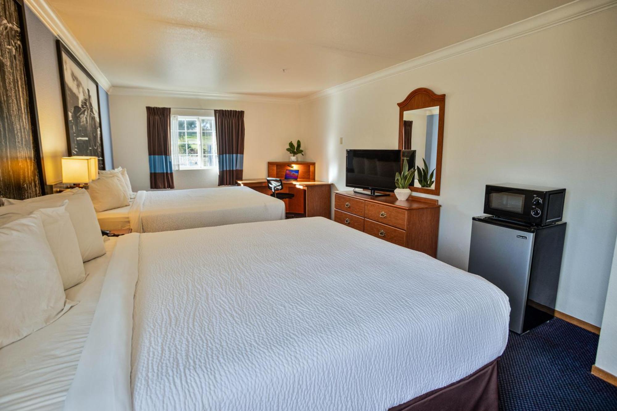 Creekside Inn & Suites Willits Bagian luar foto